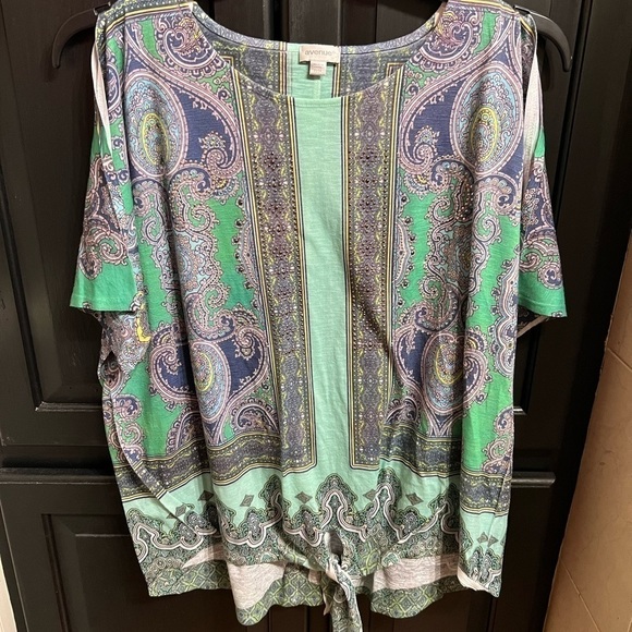 Avenue-women’s short sleeve top - Picture 1 of 6